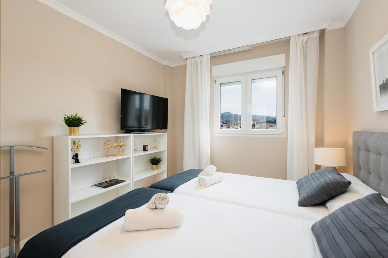 In The Historic Center Of Malaga, Very Close To The Beach And The Ave Train Station, With Private Parking Экстерьер фото