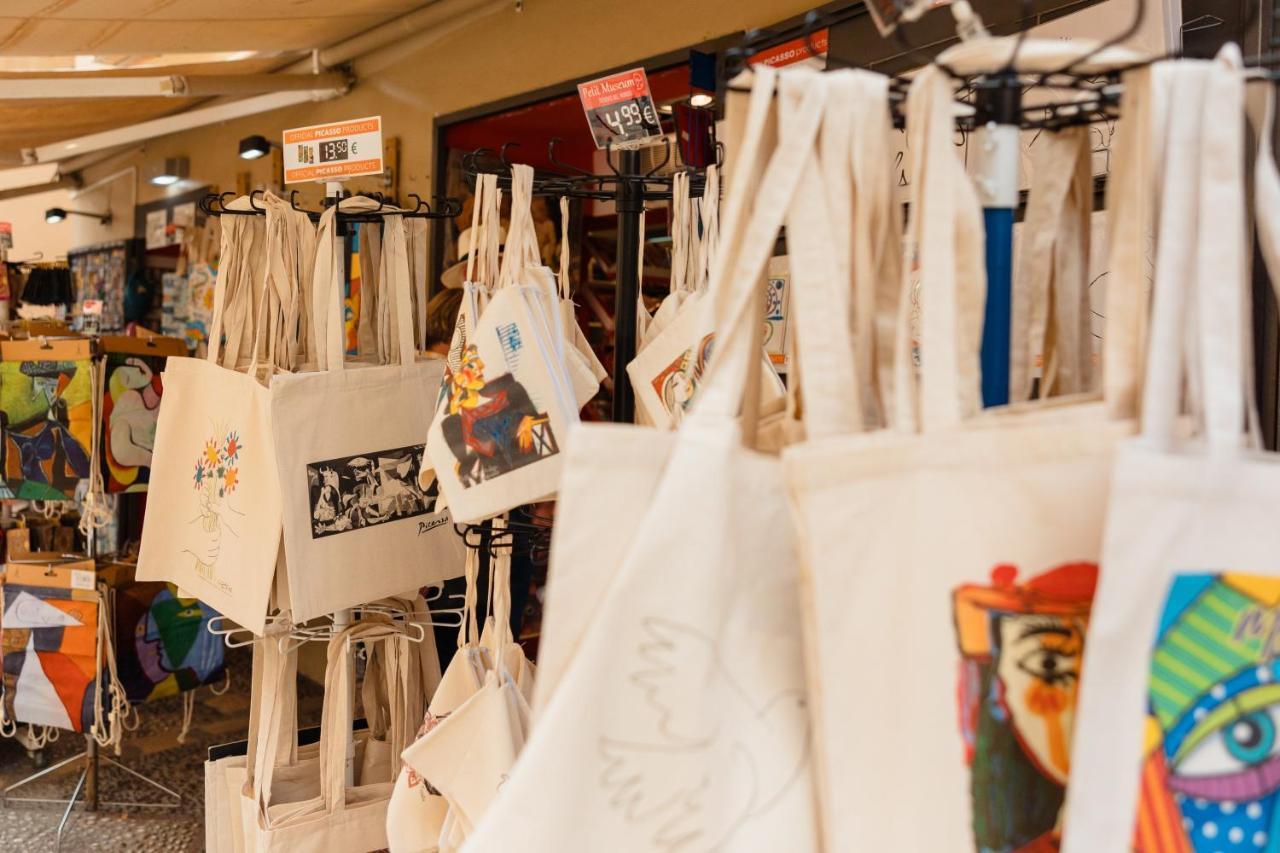In The Historic Center Of Malaga, Very Close To The Beach And The Ave Train Station, With Private Parking Экстерьер фото