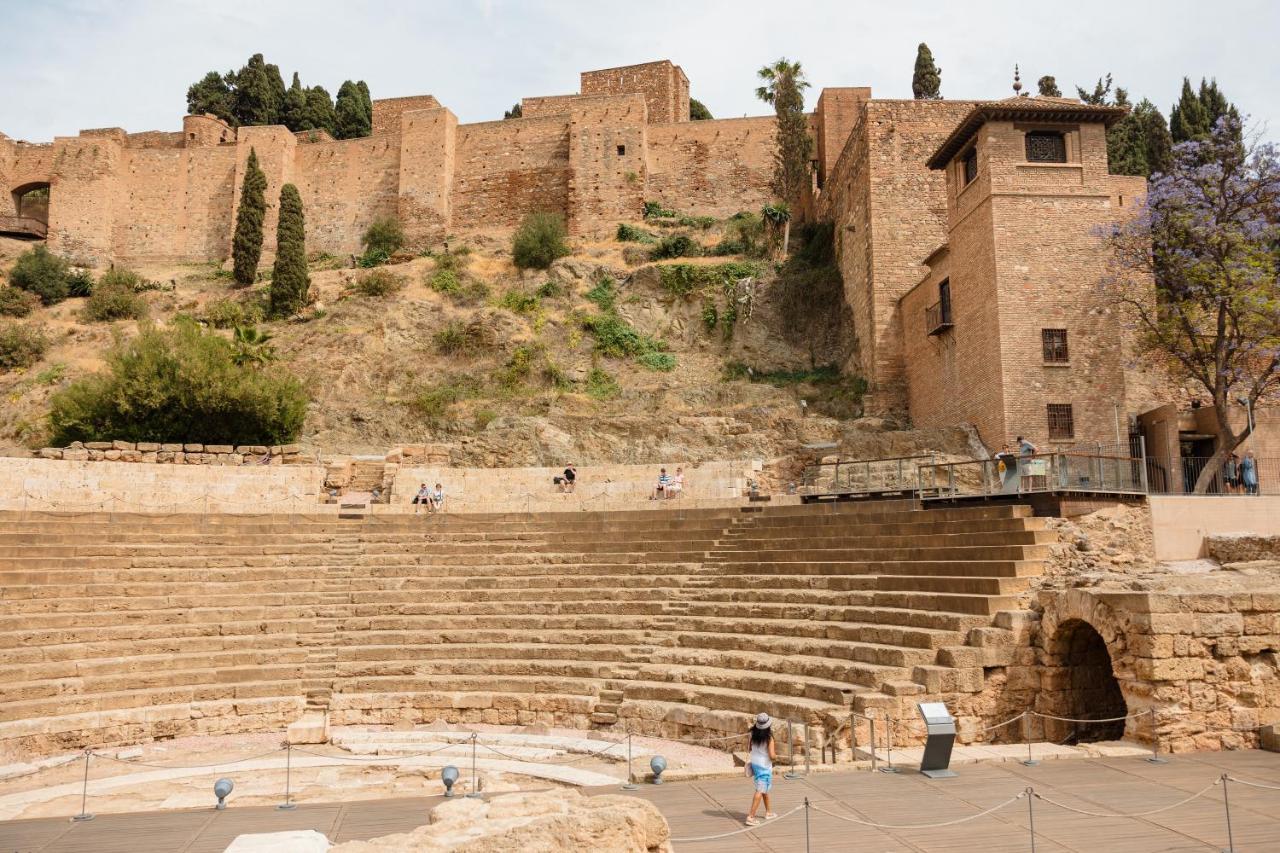 In The Historic Center Of Malaga, Very Close To The Beach And The Ave Train Station, With Private Parking Экстерьер фото