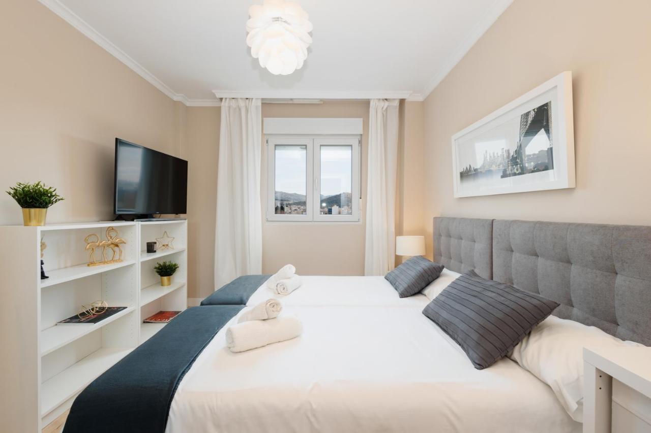 In The Historic Center Of Malaga, Very Close To The Beach And The Ave Train Station, With Private Parking Экстерьер фото