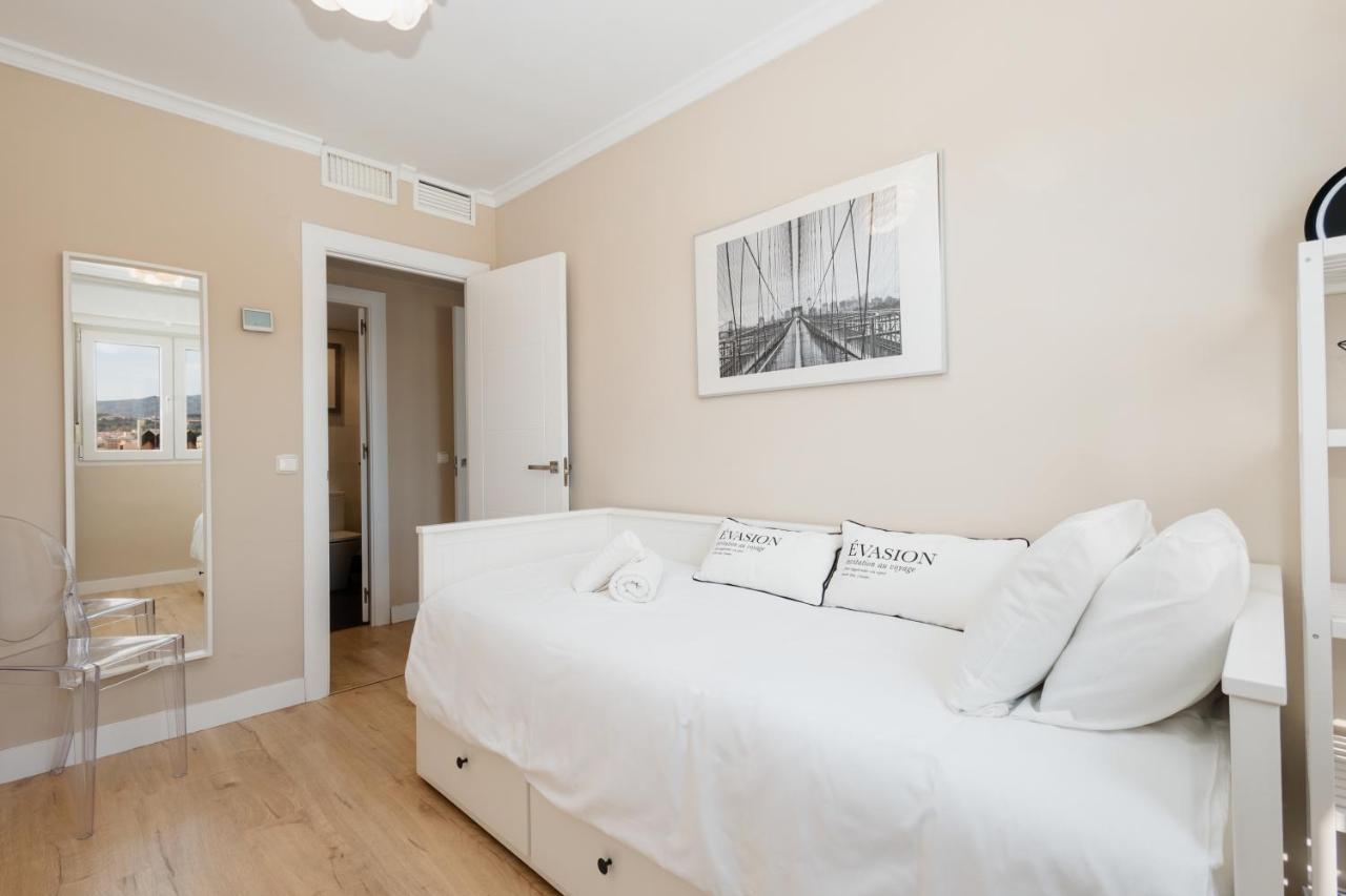 In The Historic Center Of Malaga, Very Close To The Beach And The Ave Train Station, With Private Parking Экстерьер фото